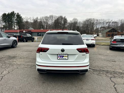 Used 2022 Volkswagen Tiguan SE R-Line image 5