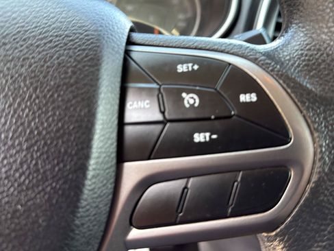 Used 2019 Jeep Cherokee Latitude w/ Popular Appearance Group FWD image 15