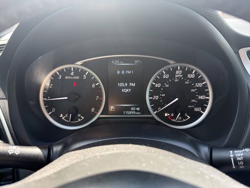 Used 2017 Nissan Sentra SR w/ SR Midnight Edition FWD image 15