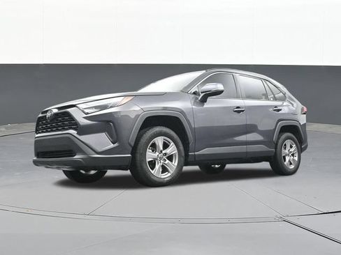 Used 2022 Toyota RAV4 XLE AWD/4WD image 56
