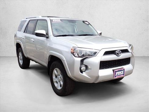 Used 2018 Toyota 4Runner SR5 AWD/4WD image 6