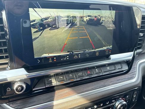 New 2026 GMC Sierra 1500 SLT w/ SLT Convenience Package image 16