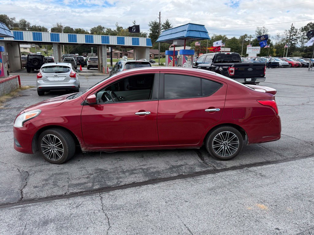 Used 2015 Nissan Versa SV FWD image 8