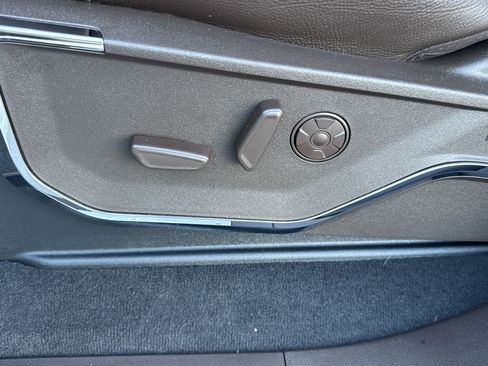 Used 2025 Ford F350 King Ranch w/ FX4 Off-Road Package image 10