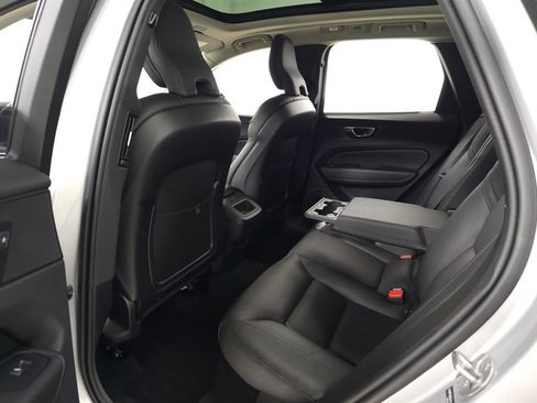 Certified 2025 Volvo XC60 B5 Plus AWD/4WD image 34