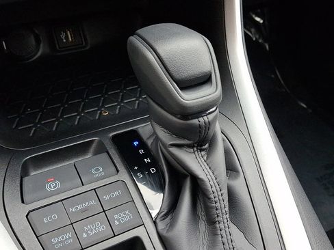 Used 2025 Toyota RAV4 LE image 14