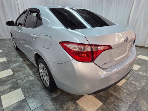 Used 2019 Toyota Corolla LE image 4