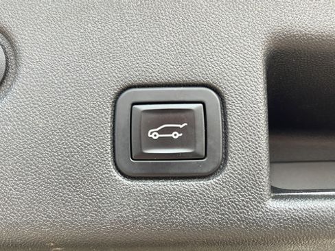 Used 2018 Chevrolet Equinox LT AWD/4WD image 31