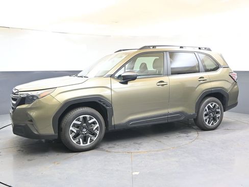 Certified 2025 Subaru Forester Premium AWD/4WD image 2