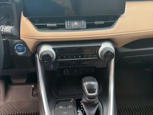 Used 2022 Toyota RAV4 XLE Premium AWD/4WD image 13