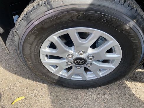 Used 2024 Toyota Tacoma SR5 image 9