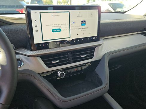 New 2025 Ford Explorer Active image 11