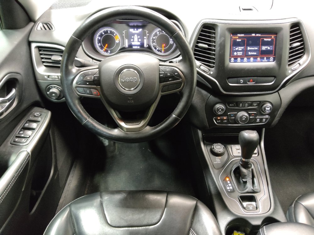 Used 2019 Jeep Cherokee Latitude Plus w/ Cold Weather Group AWD/4WD image 22