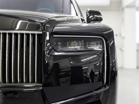 New 2026 Rolls-Royce Cullinan Black Badge image 8