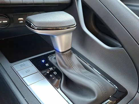 Used 2025 Hyundai Elantra SE image 15