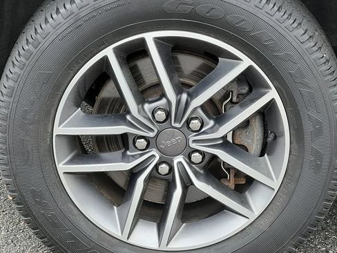 Used 2021 Jeep Grand Cherokee Limited AWD/4WD image 7