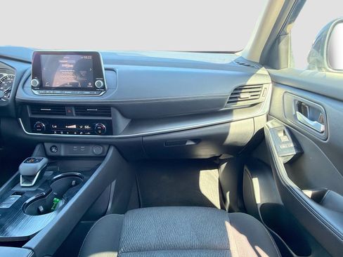 Used 2025 Nissan Rogue SV image 18