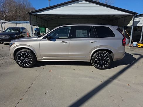 New 2026 Volvo XC90 B6 Ultra w/ Lounge Package image 8