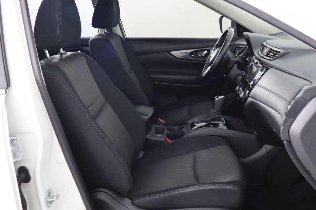 Used 2020 Nissan Rogue SV w/ Premium Package FWD image 18