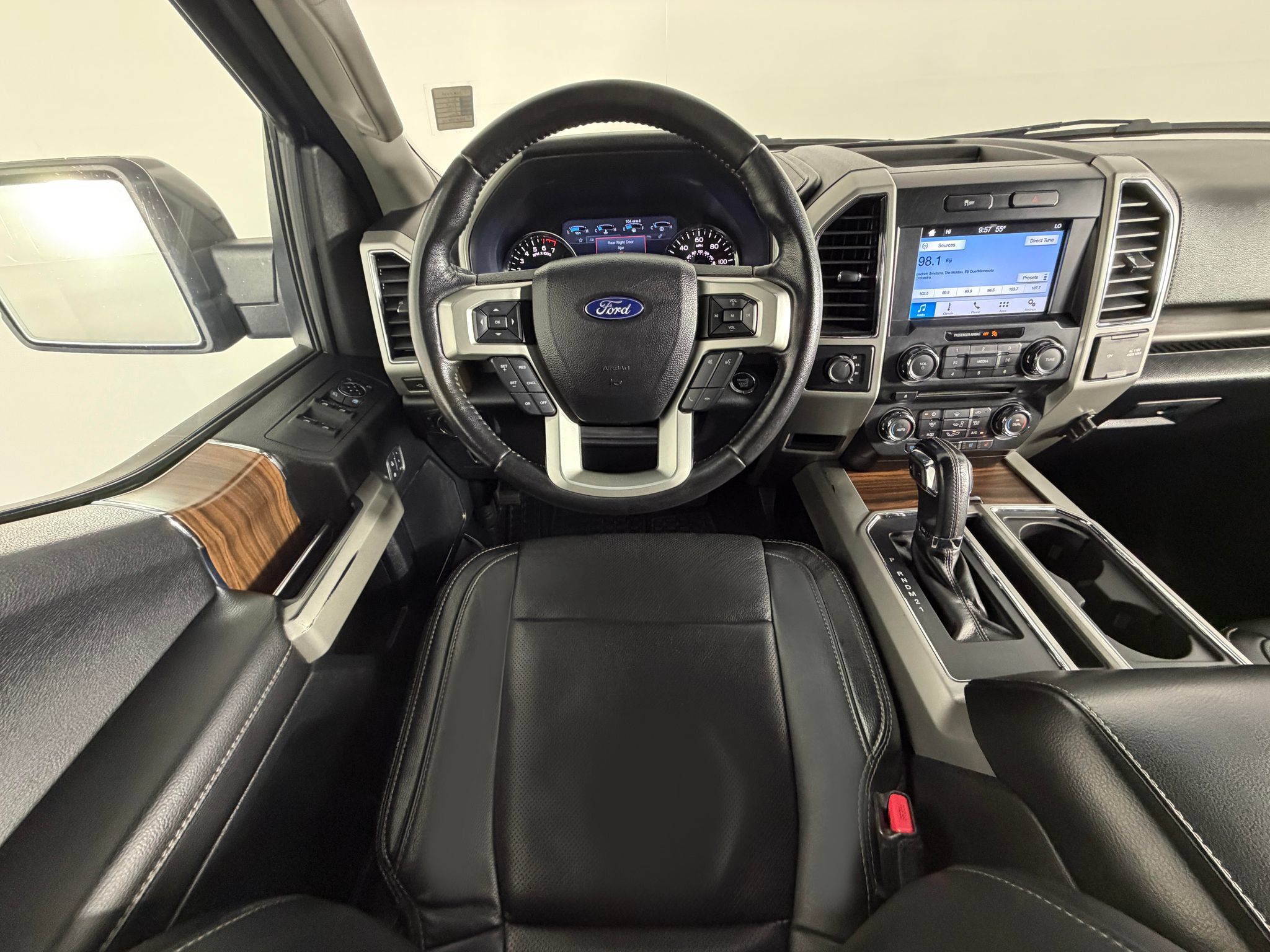 Used 2017 Ford F150 Lariat w/ Equipment Group 501A Mid AWD/4WD image 22