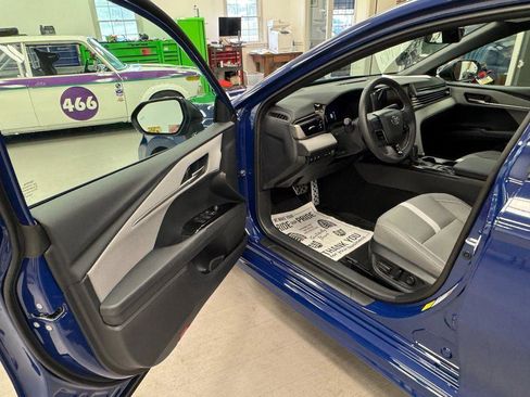 Used 2026 Toyota Camry SE w/ Convenience Package image 10
