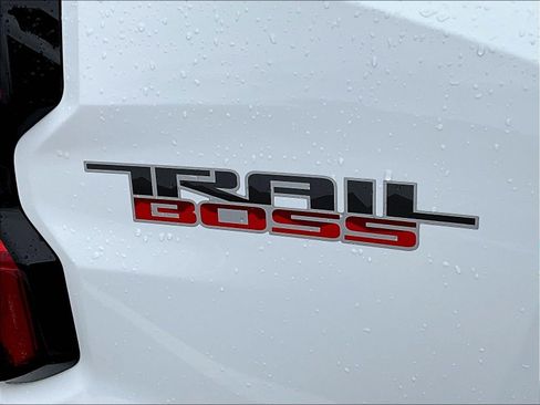 Used 2025 Chevrolet Colorado Trail Boss AWD/4WD image 24