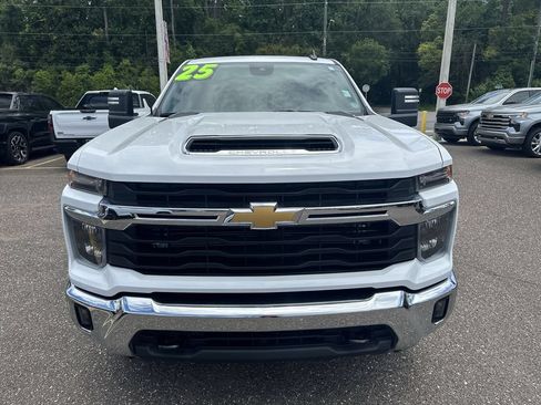 Used 2025 Chevrolet Silverado 2500 LT w/ Convenience Package AWD/4WD image 11