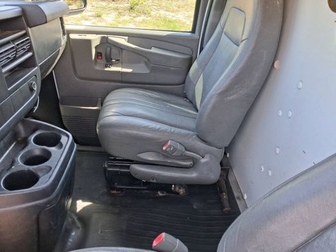 Used 2014 Chevrolet Express 1500 RWD image 15