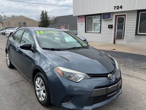 Used 2015 Toyota Corolla LE FWD image 2