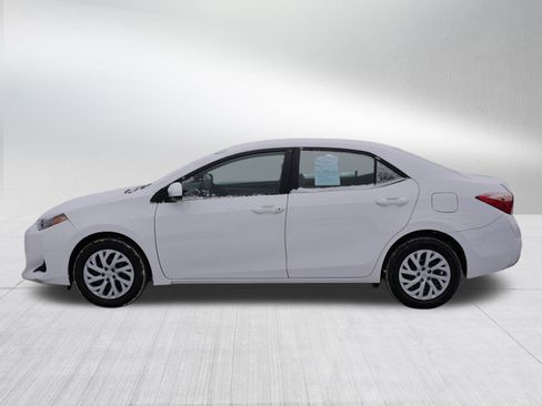 Used 2018 Toyota Corolla LE image 4