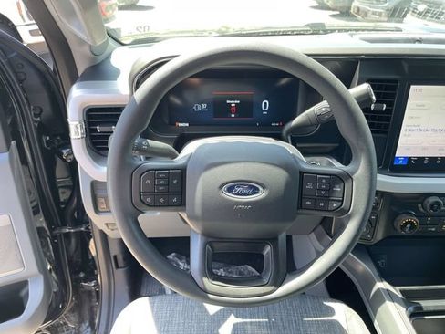 New 2026 Ford F250 XLT w/ XLT Premium Package AWD/4WD image 16
