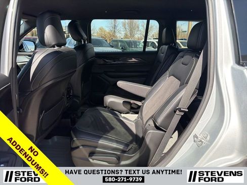 Used 2023 Jeep Grand Cherokee L Laredo image 33