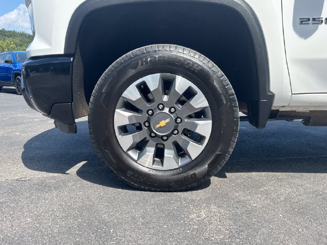 Used 2024 Chevrolet Silverado 2500 Custom w/ Custom Convenience Package AWD/4WD image 5