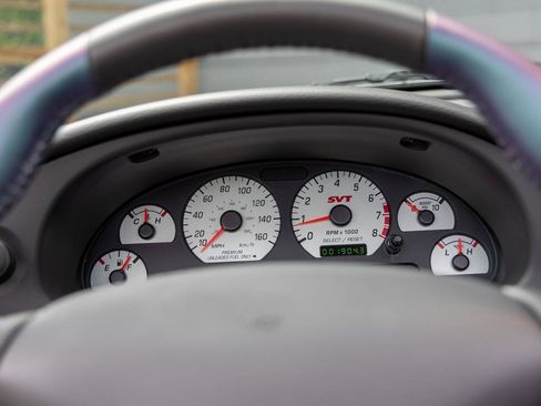 Used 2004 Ford Mustang Cobra RWD image 10