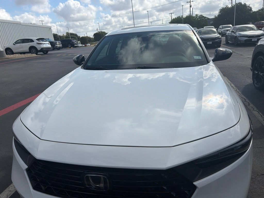 Used 2024 Honda Accord Sport image 2