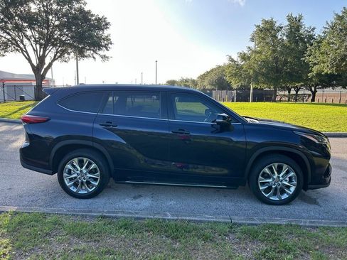 Used 2023 Toyota Highlander Limited FWD image 7