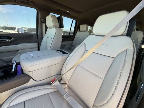 New 2026 GMC Yukon XL Denali w/ Denali Reserve Package image 18