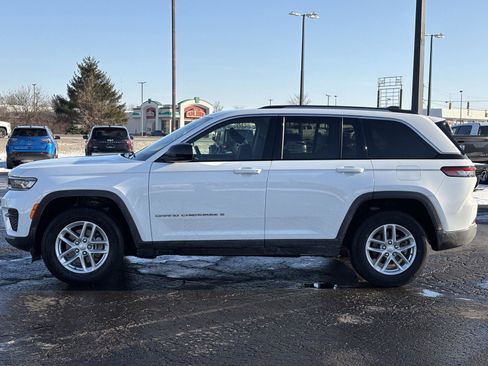 Used 2023 Jeep Grand Cherokee Laredo w/ Luxury Tech Group I image 4