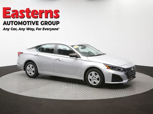 Used 2024 Nissan Altima 2.5 S FWD image 46