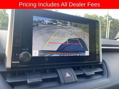 Used 2024 Toyota RAV4 XLE AWD/4WD image 31