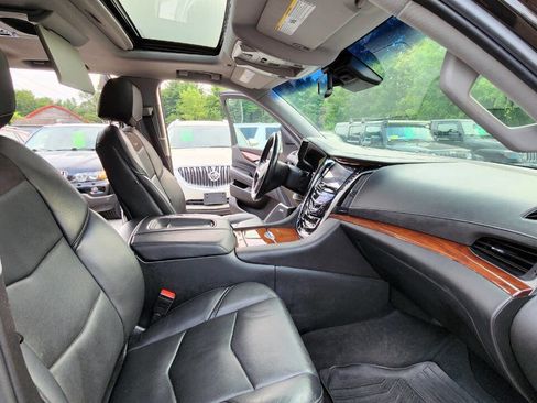 Used 2015 Cadillac Escalade ESV Luxury image 50