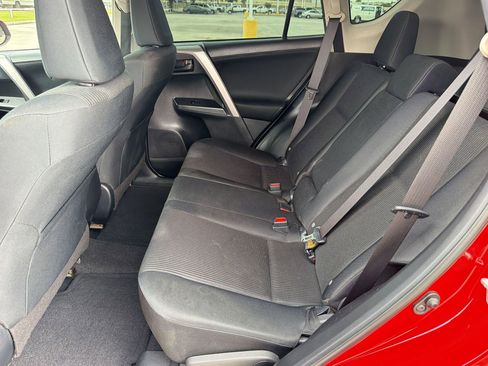 Used 2016 Toyota RAV4 LE FWD image 13
