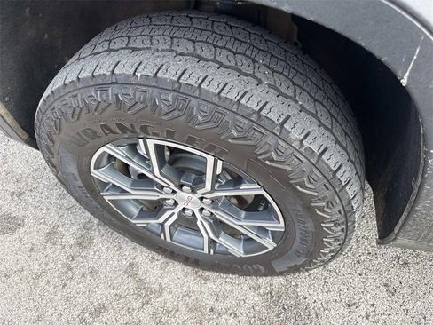 Used 2024 GMC Acadia AT4 w/ Luxury Package image 32