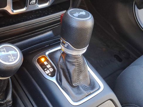 Used 2021 Jeep Wrangler Unlimited Sport image 14