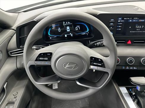 New 2026 Hyundai Elantra SE image 22