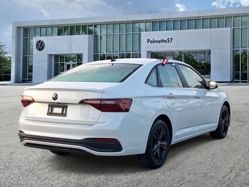 Used 2023 Volkswagen Jetta SE FWD image 6
