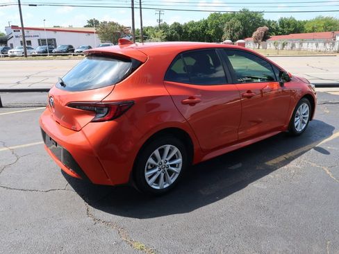 Used 2023 Toyota Corolla SE FWD image 4
