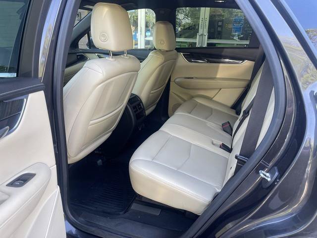 Used 2018 Cadillac XT5 FWD image 14