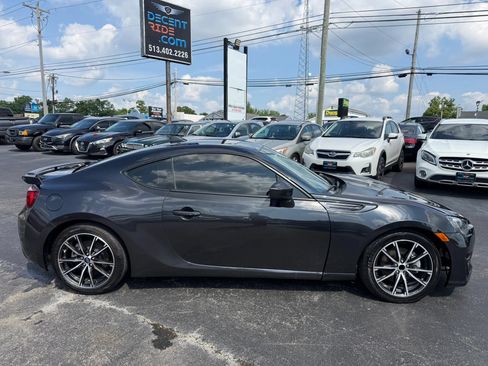 Used 2018 Subaru BRZ Limited w/ Popular Package #3 RWD image 2