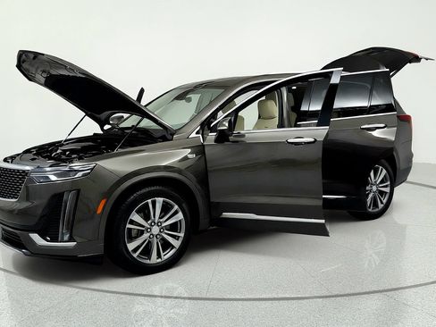 Certified 2020 Cadillac XT6 Premium Luxury FWD image 9